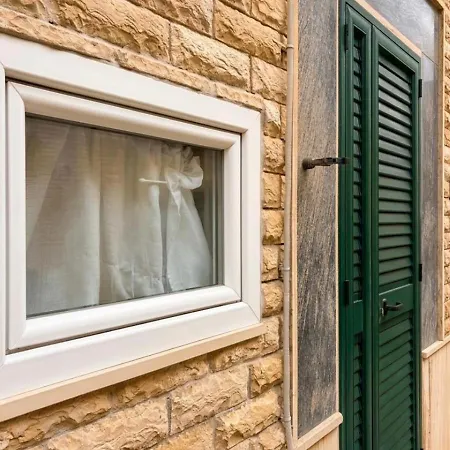 Апартаменти - Ponente