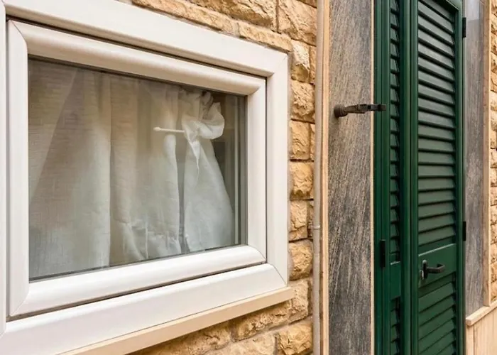 Апартаменти - Ponente